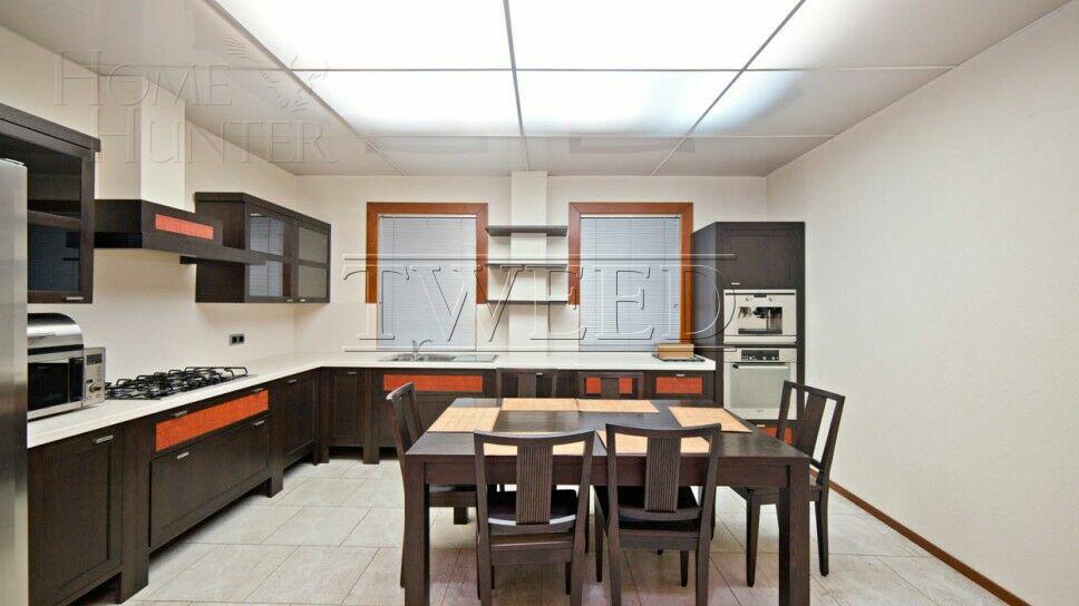2-этажный коттедж 300 м² с отделкой