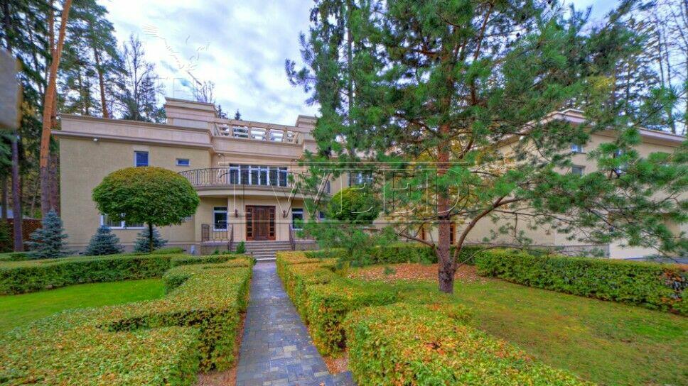 2-этажный коттедж 1 309 м² с отделкой