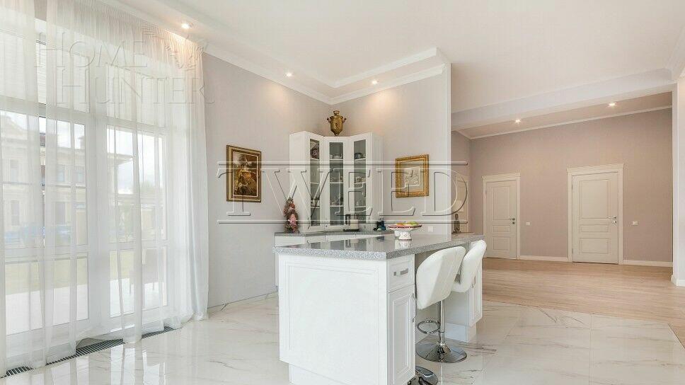 2-этажный коттедж 320 м² с отделкой