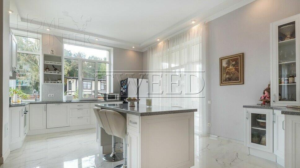 2-этажный коттедж 320 м² с отделкой