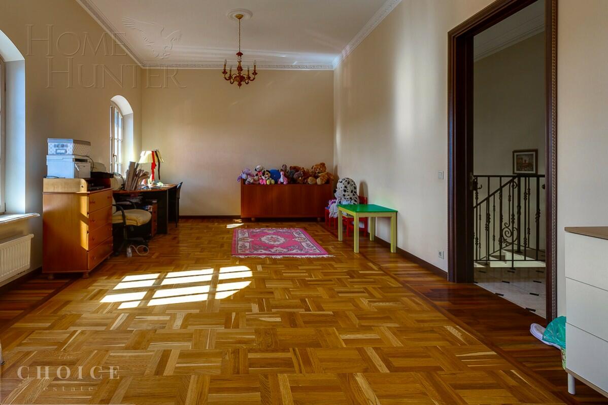 2-этажный коттедж 980 м² с отделкой