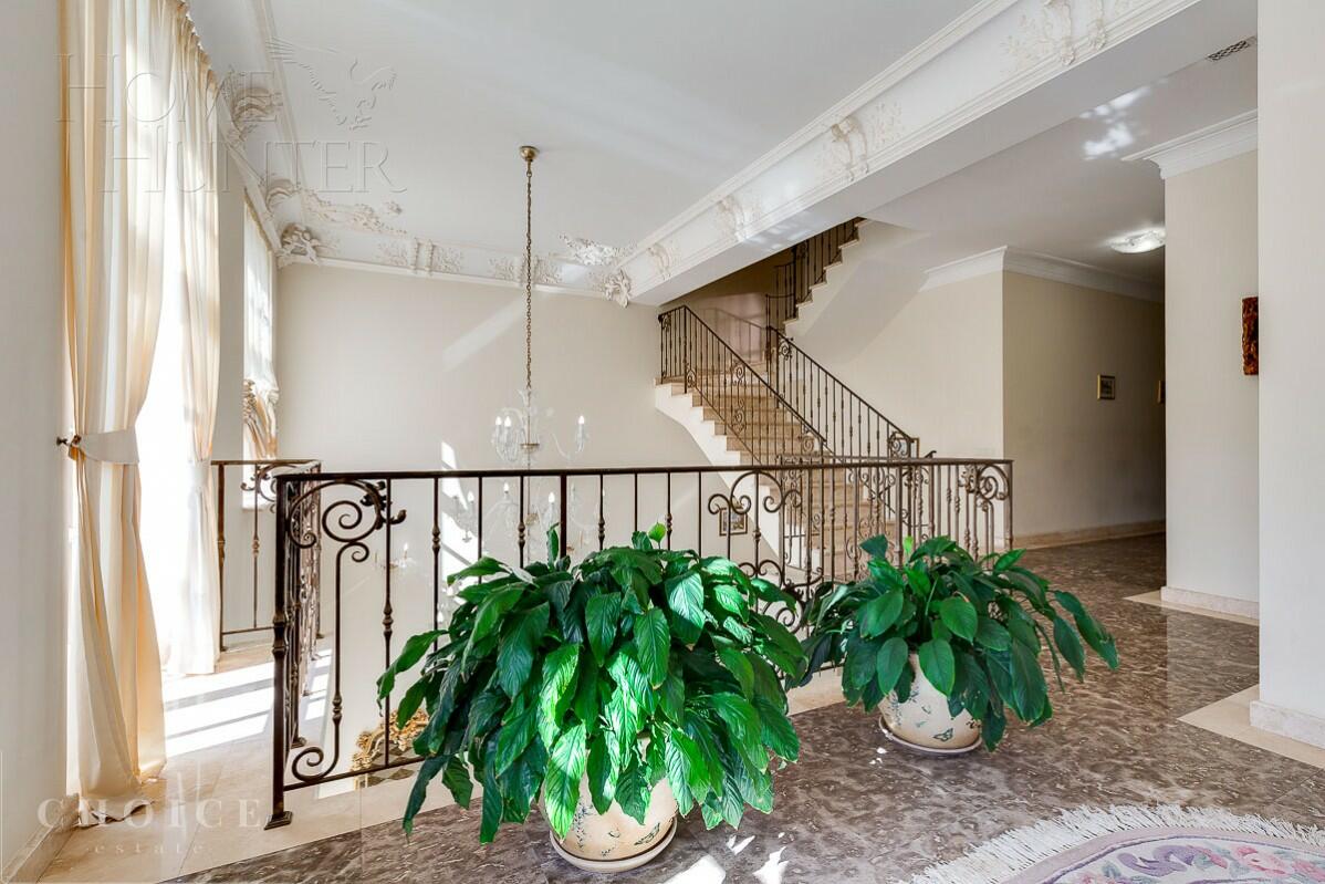 2-этажный коттедж 980 м² с отделкой