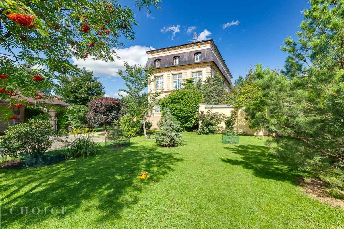 2-этажный коттедж 980 м² с отделкой