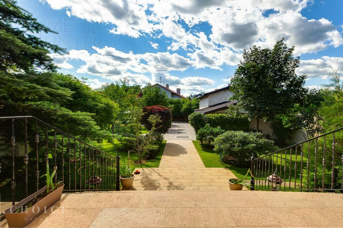 2-этажный коттедж 980 м² с отделкой