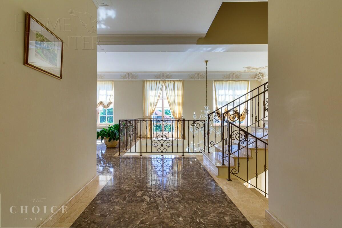 2-этажный коттедж 980 м² с отделкой