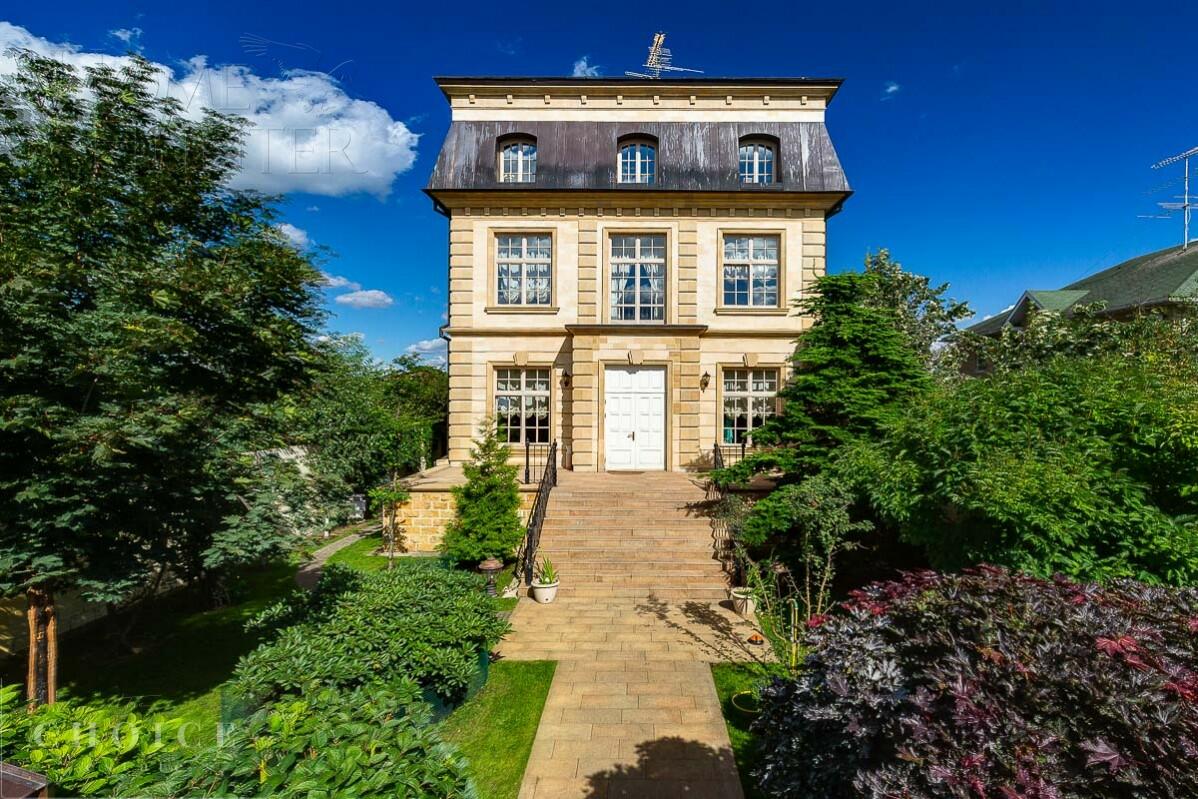 2-этажный коттедж 980 м² с отделкой