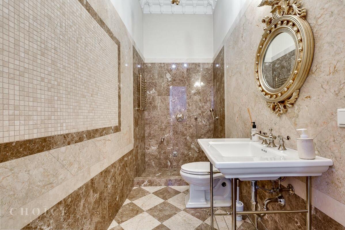 2-этажный коттедж 980 м² с отделкой