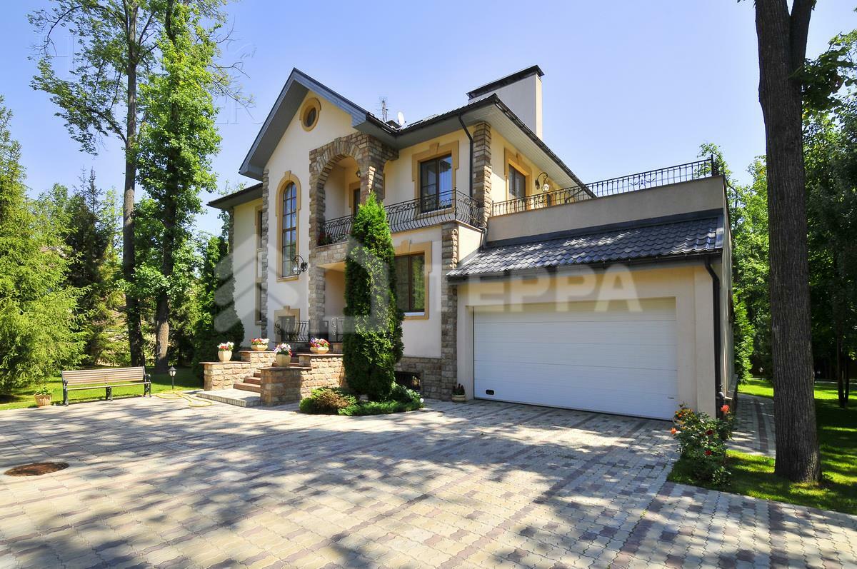 2-этажный коттедж 670 м² с отделкой