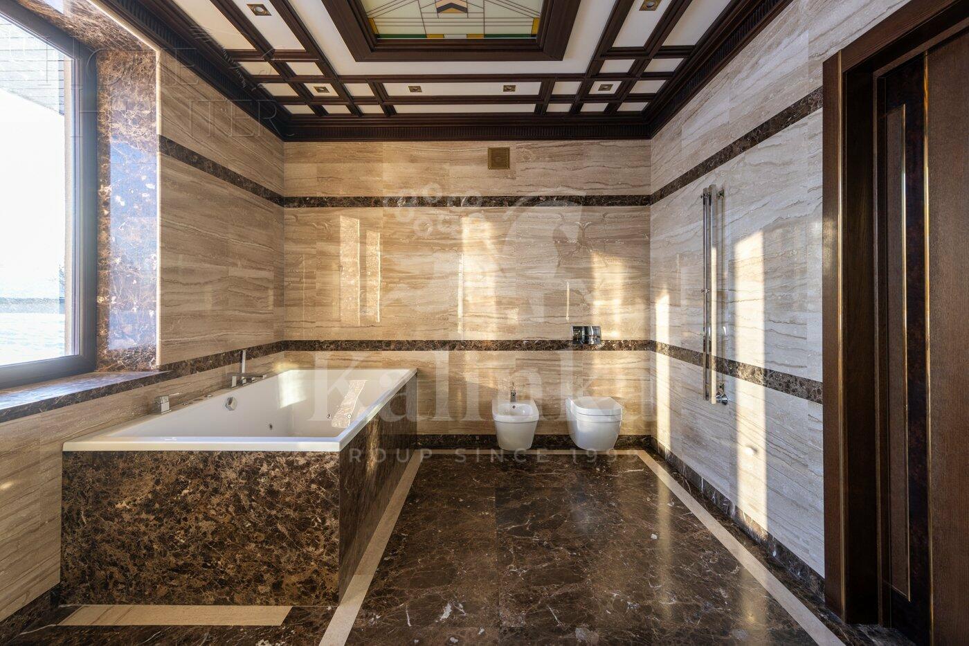 2-этажный коттедж 1 800 м² с отделкой