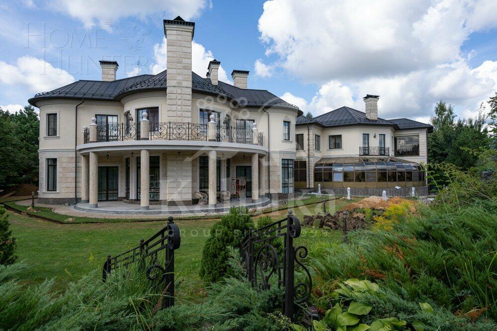 2-этажный коттедж 1 400 м² с отделкой