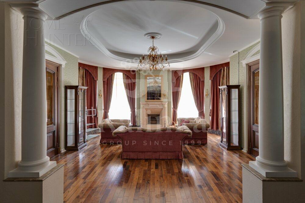 2-этажный коттедж 1 400 м² с отделкой