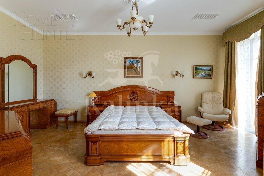 2-этажный коттедж 1 400 м² с отделкой