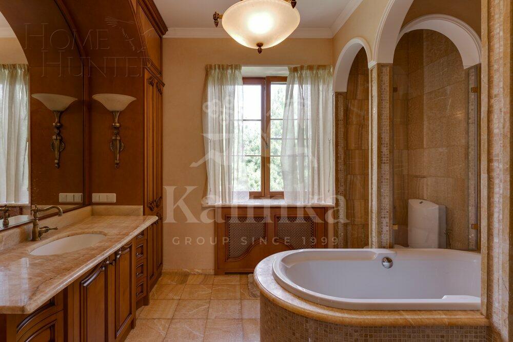 2-этажный коттедж 1 400 м² с отделкой