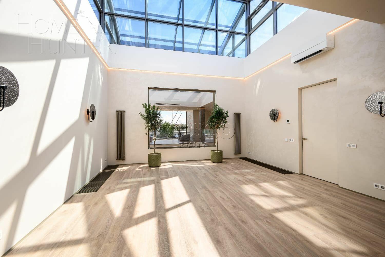 2-этажный коттедж 1 500 м² с отделкой