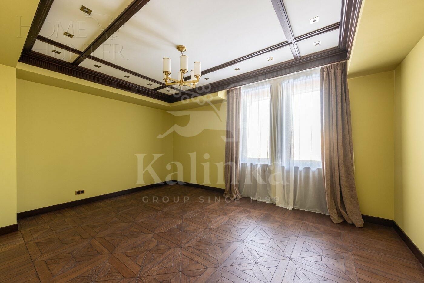 2-этажный коттедж 1 800 м² с отделкой