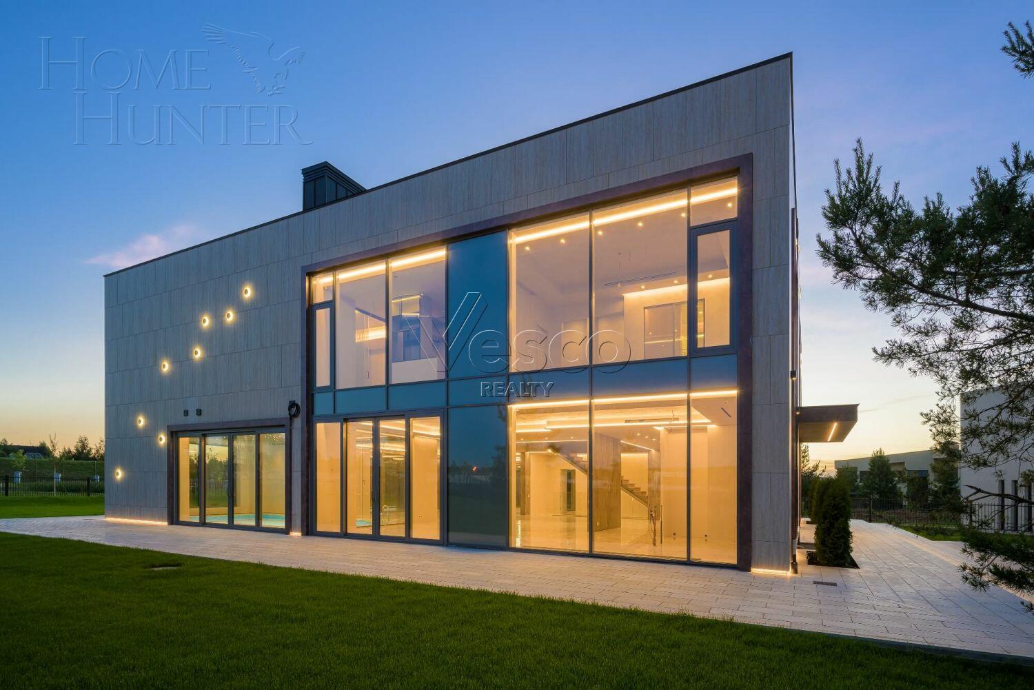 2-этажный коттедж 1 500 м² с отделкой