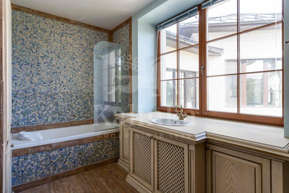 2-этажный коттедж 1 400 м² с отделкой