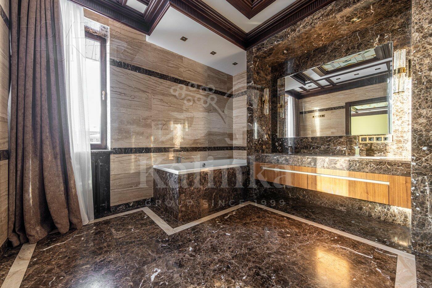 2-этажный коттедж 1 800 м² с отделкой
