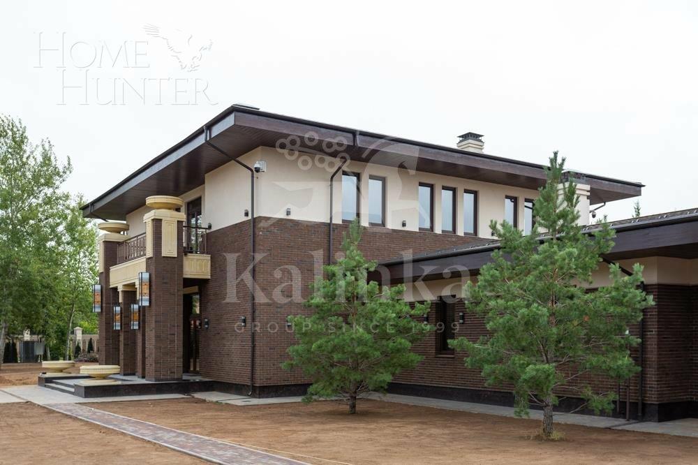 2-этажный коттедж 1 800 м² с отделкой