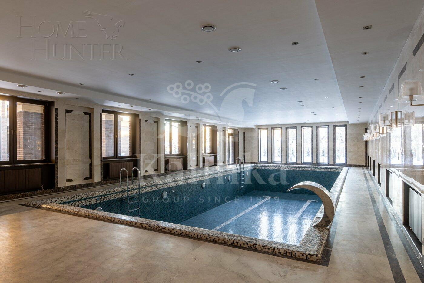 2-этажный коттедж 1 800 м² с отделкой