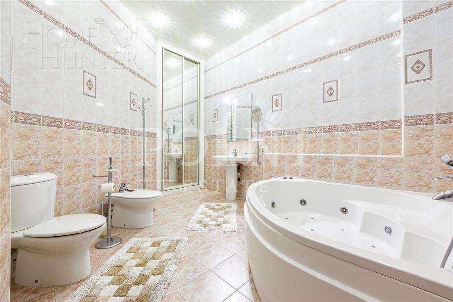 5-КОМН. КВАРТИРА С ОТДЕЛКОЙ 179.2 М² НА 4 ЭТАЖЕ