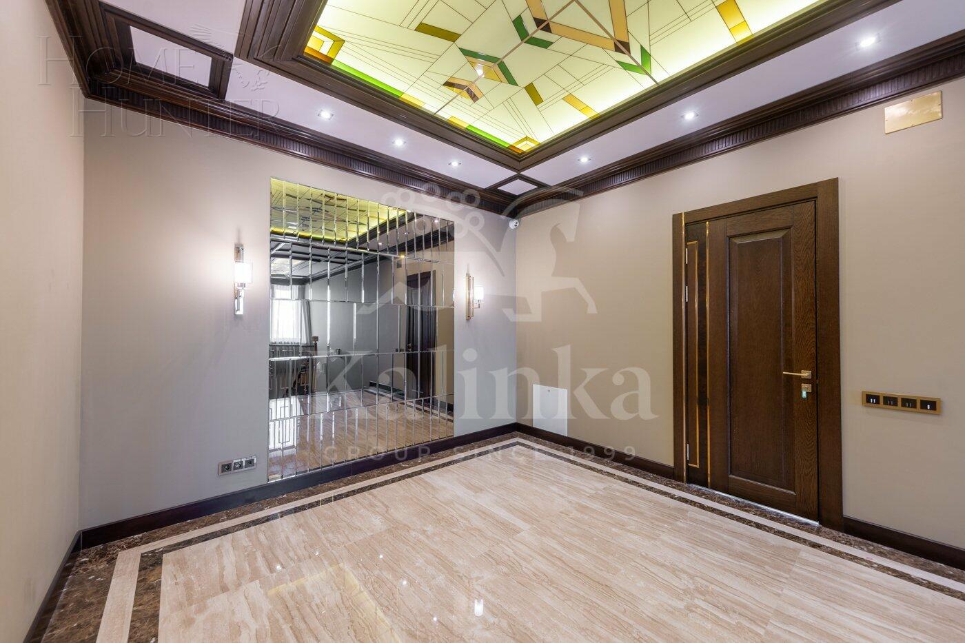 2-этажный коттедж 1 800 м² с отделкой