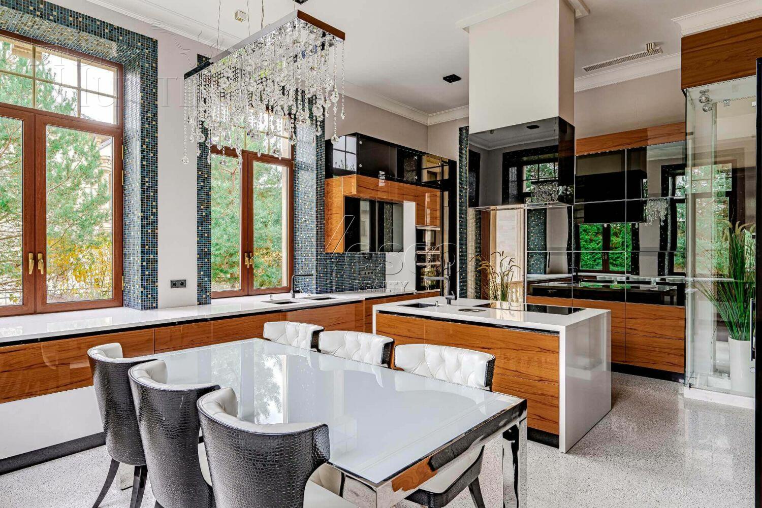 2-этажный коттедж 1 400 м² с отделкой