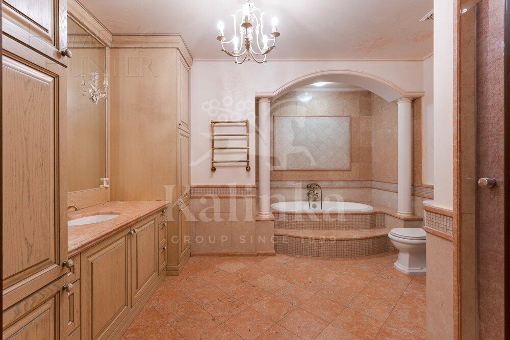 2-этажный коттедж 1 400 м² с отделкой