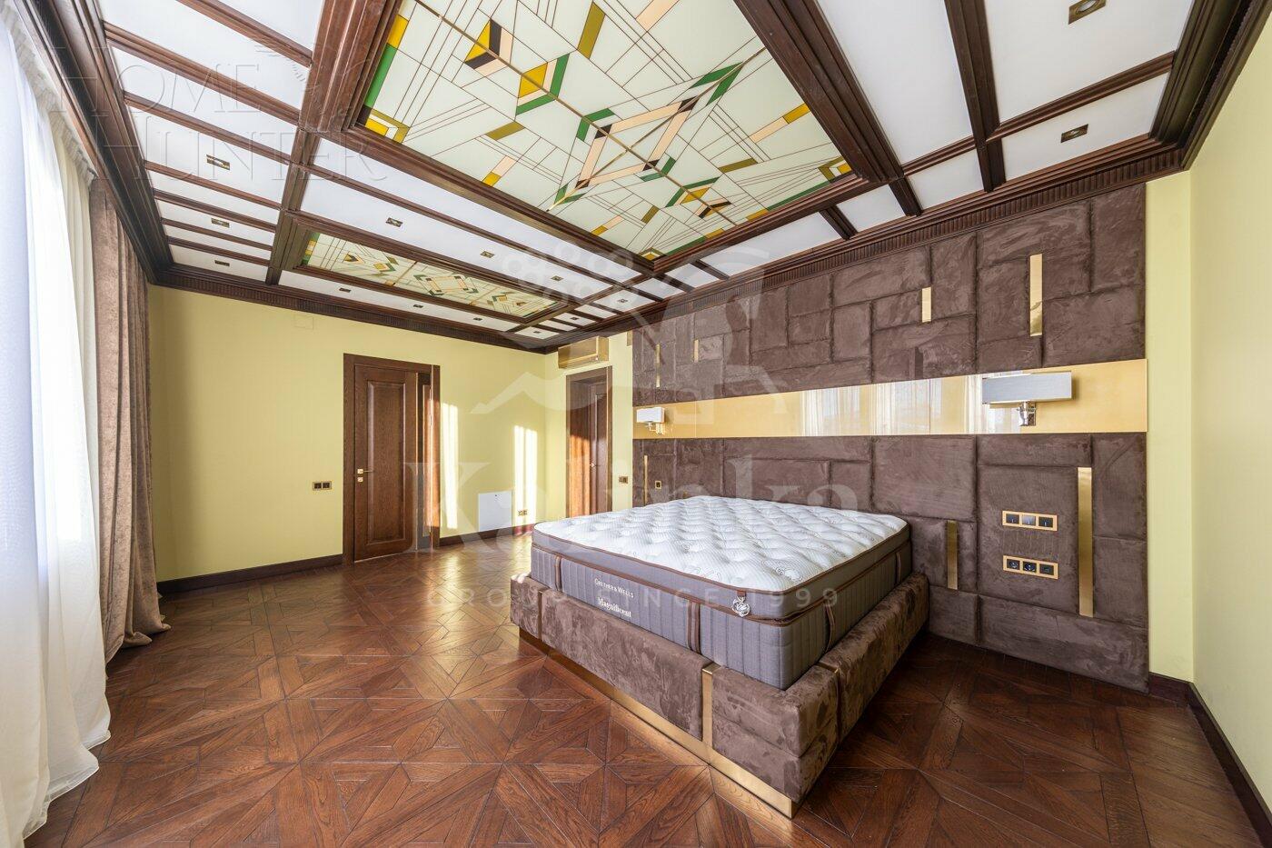 2-этажный коттедж 1 800 м² с отделкой