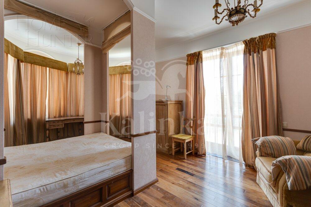 2-этажный коттедж 1 400 м² с отделкой