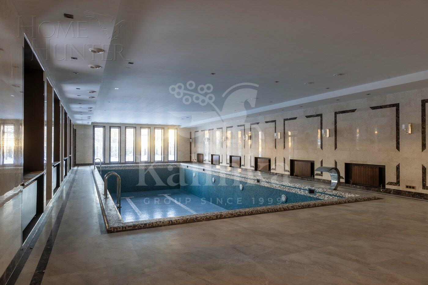 2-этажный коттедж 1 800 м² с отделкой