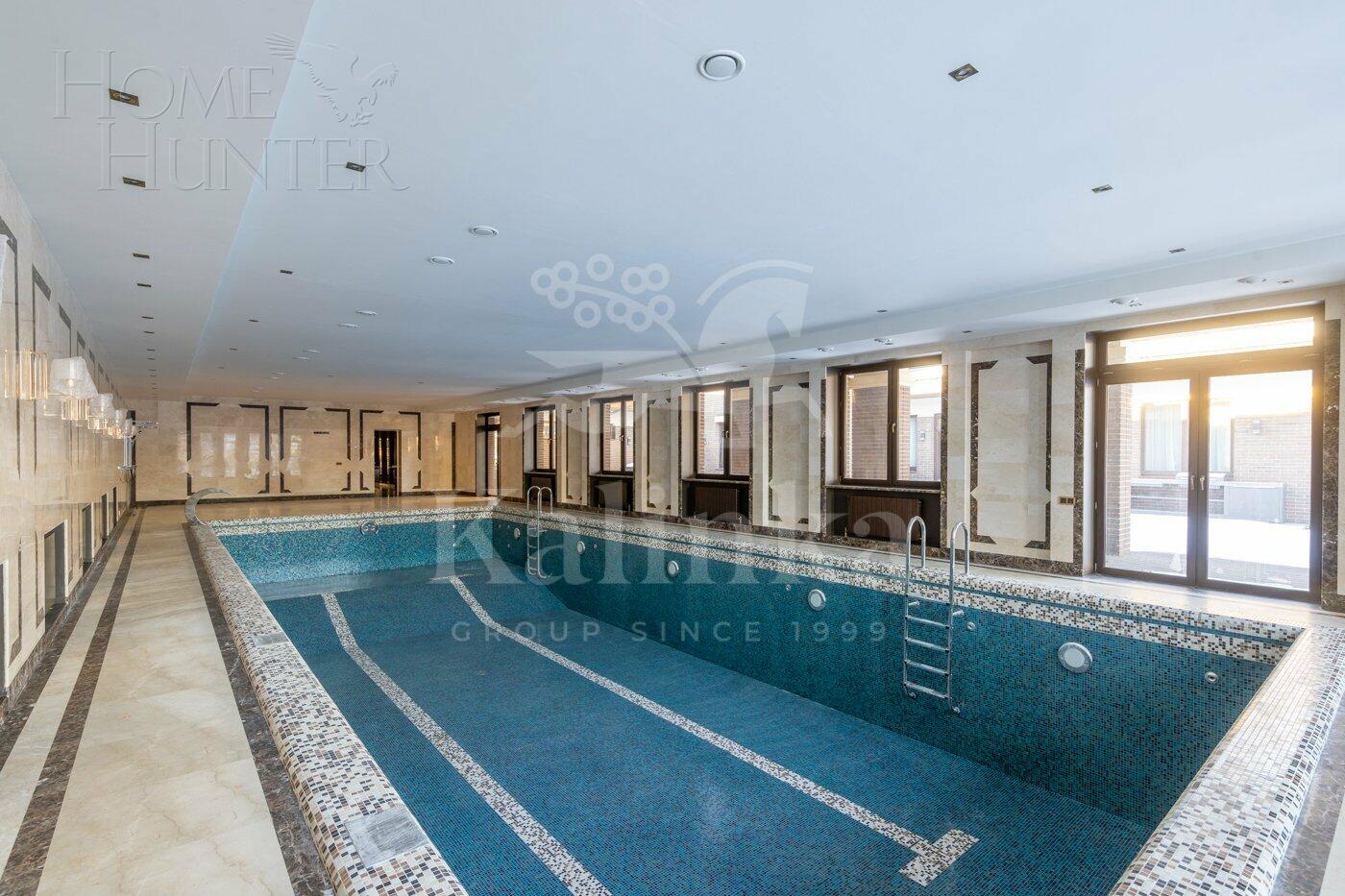 2-этажный коттедж 1 800 м² с отделкой