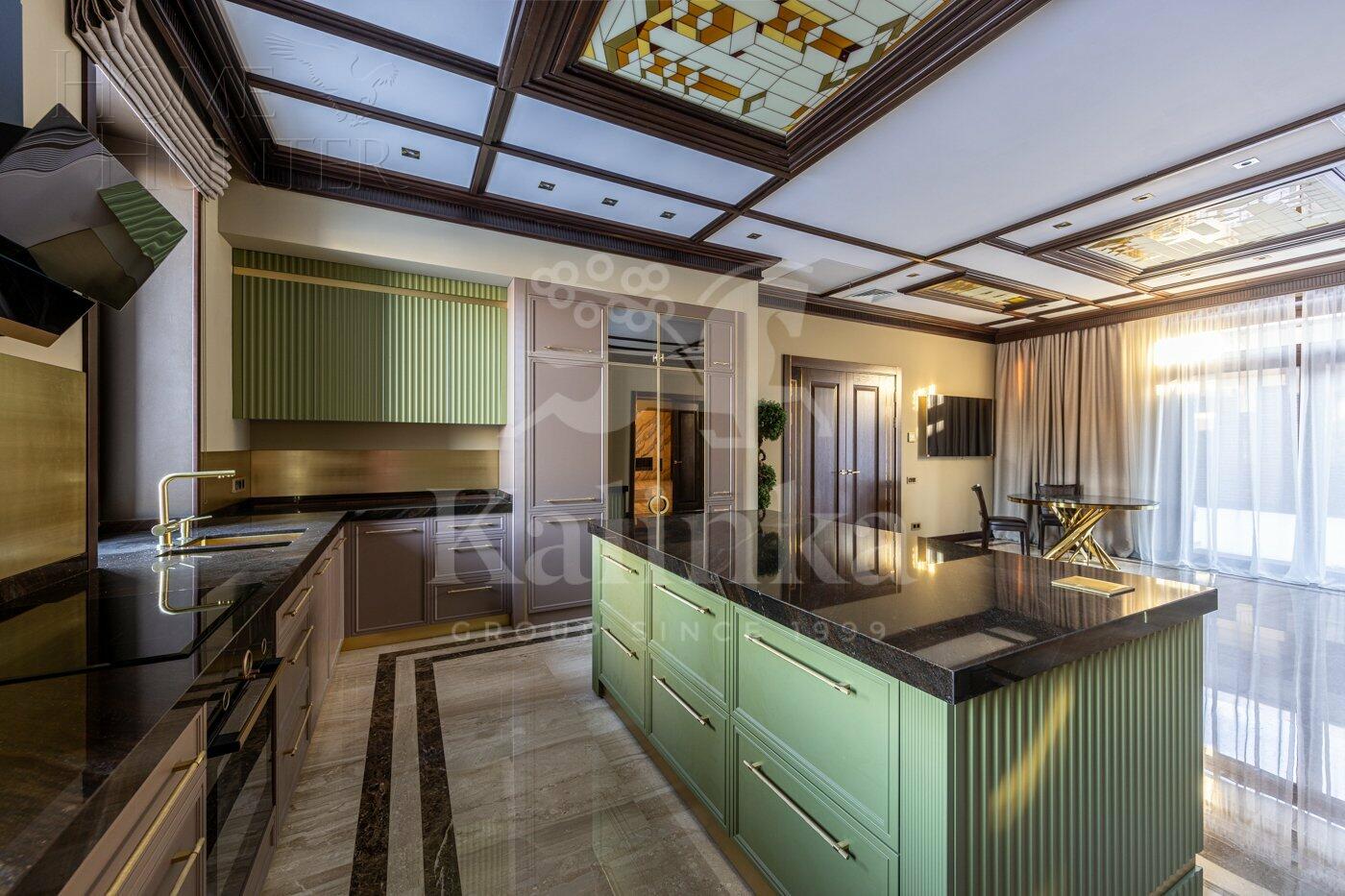 2-этажный коттедж 1 800 м² с отделкой