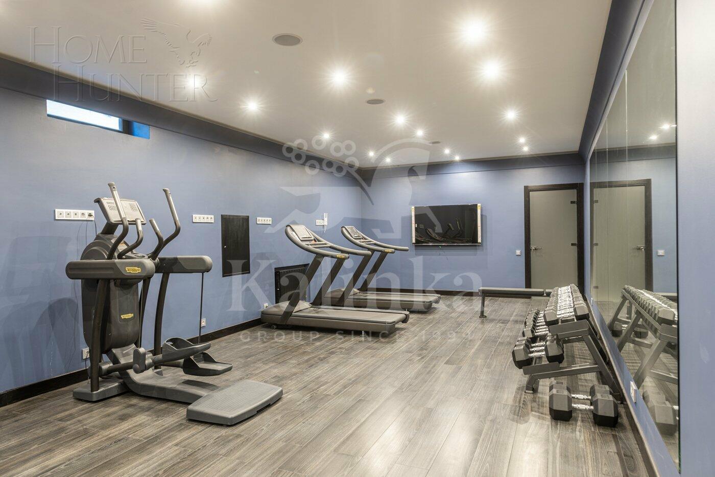 2-этажный коттедж 1 800 м² с отделкой