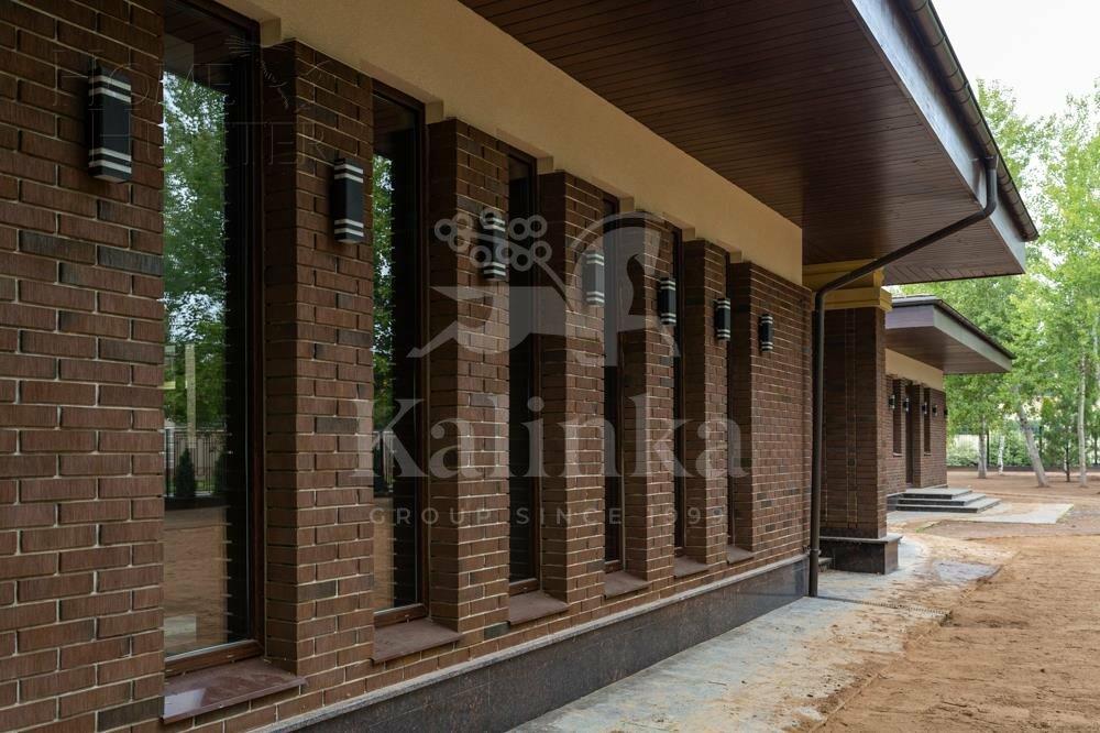 2-этажный коттедж 1 800 м² с отделкой