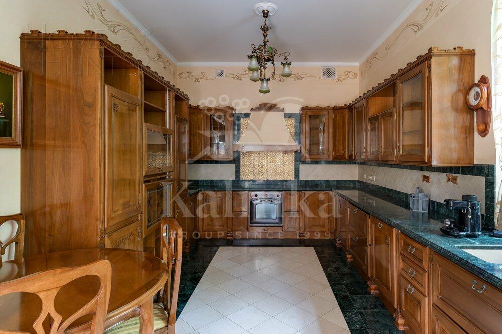 2-этажный коттедж 1 400 м² с отделкой