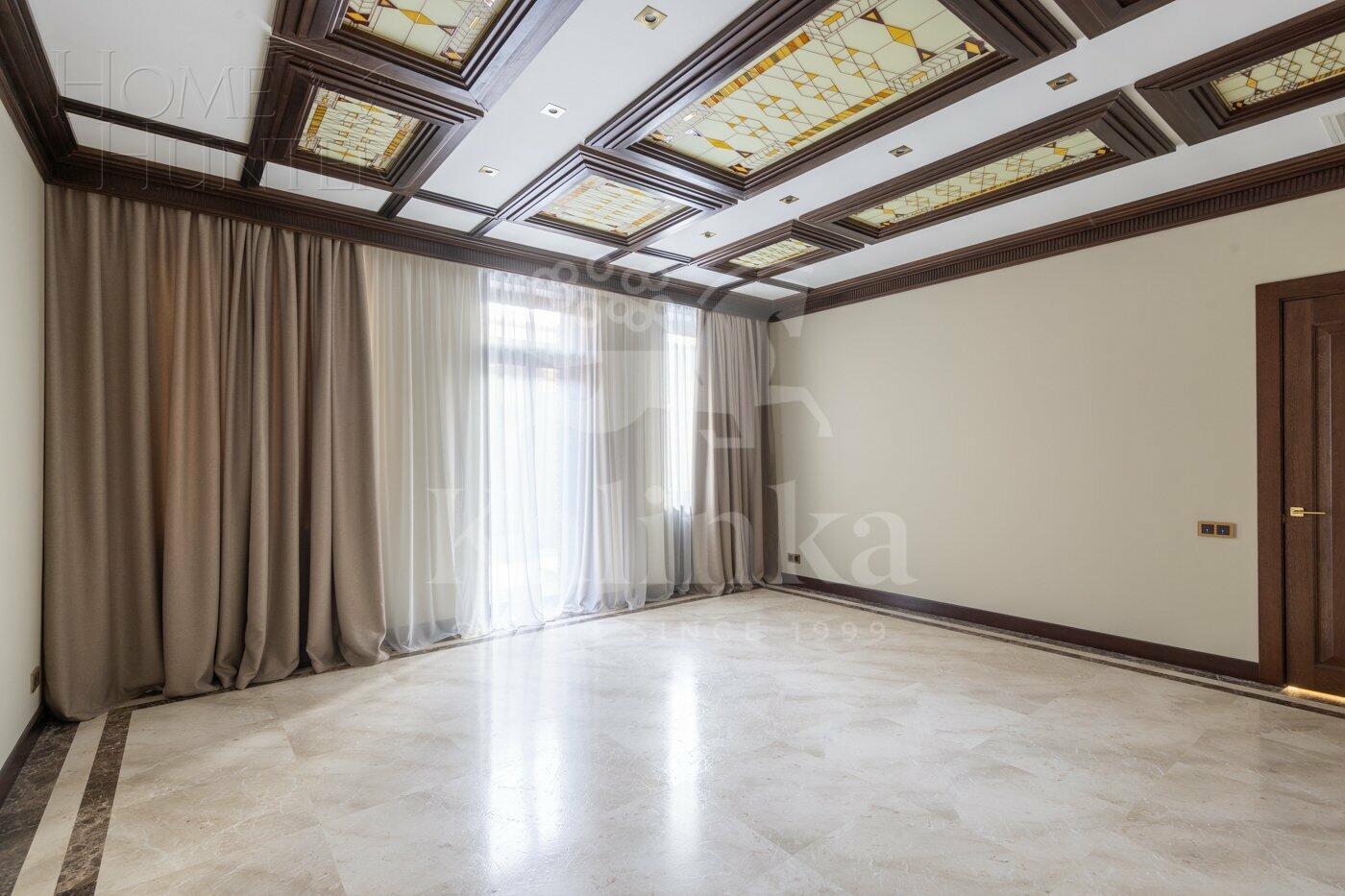 2-этажный коттедж 1 800 м² с отделкой