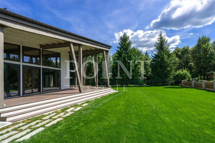 2-этажный коттедж 500 м² без отделки