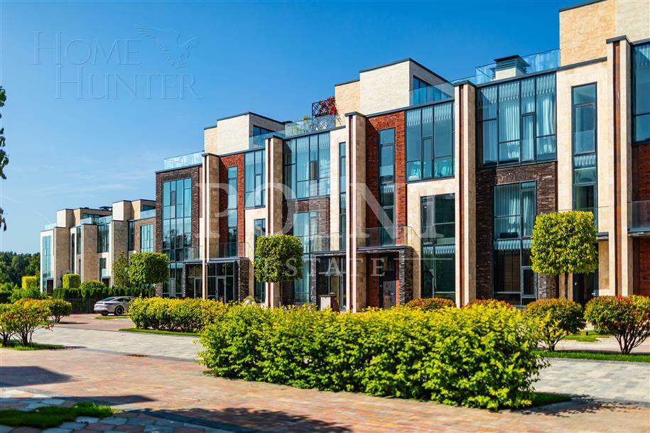 3-этажный таунхаус 310 м² с отделкой