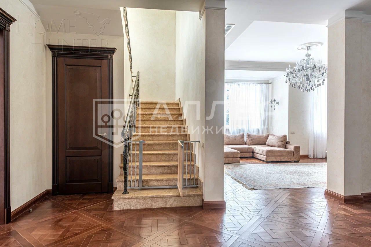 2-этажный коттедж 450 м² с отделкой