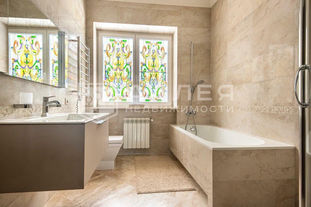 2-этажный коттедж 450 м² с отделкой