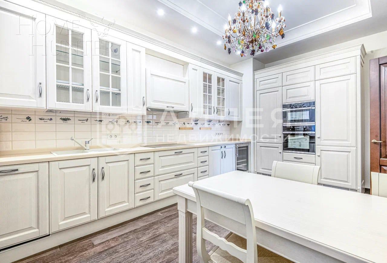 2-этажный коттедж 450 м² с отделкой