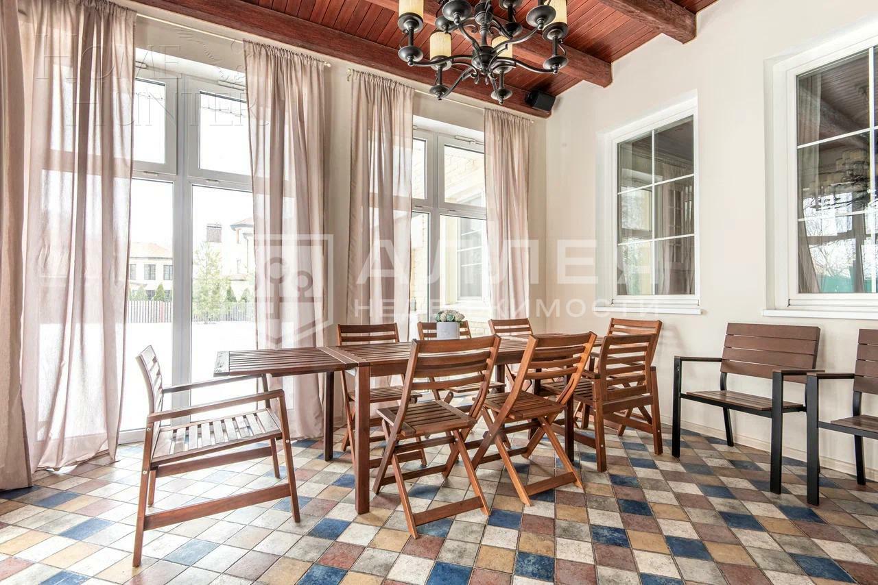 2-этажный коттедж 450 м² с отделкой