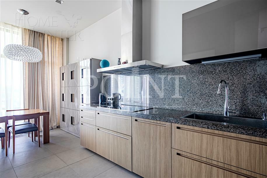7-КОМН. КВАРТИРА С ОТДЕЛКОЙ 330 М² НА 2 ЭТАЖЕ