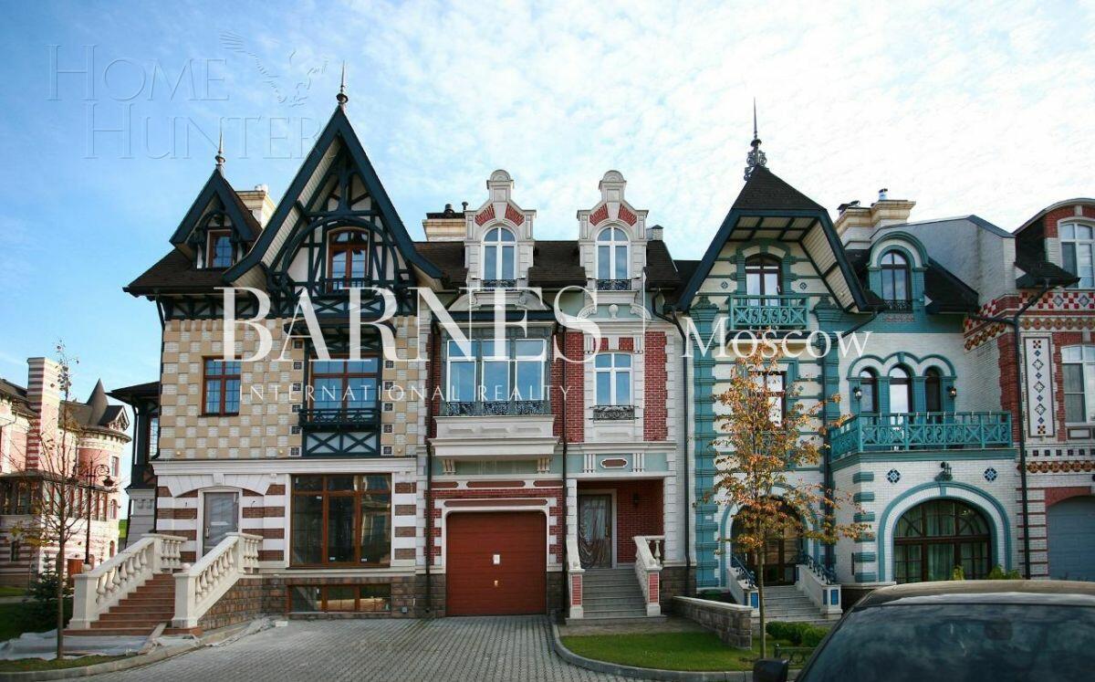 2-этажный таунхаус 213 м² с отделкой