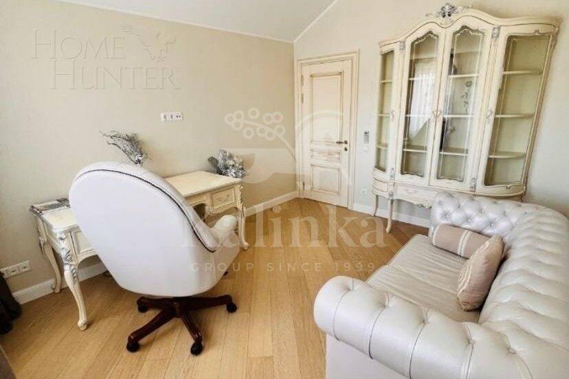 3-этажный таунхаус 240 м² с отделкой