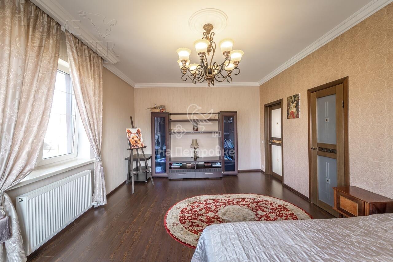 3-этажный коттедж 422 м² с отделкой