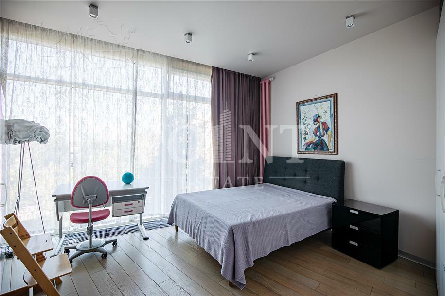 7-КОМН. КВАРТИРА С ОТДЕЛКОЙ 330 М² НА 2 ЭТАЖЕ