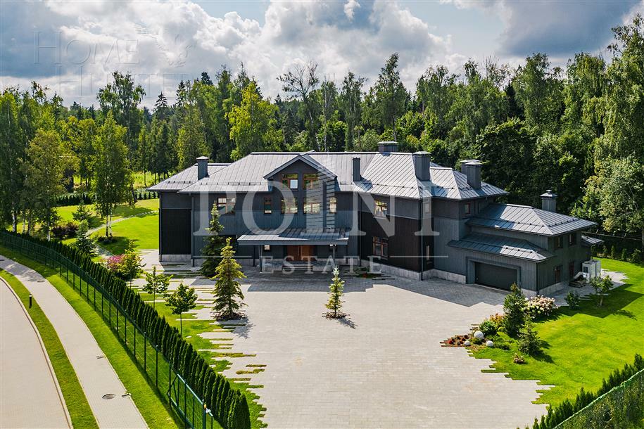 2-этажный коттедж 1 000 м² с отделкой