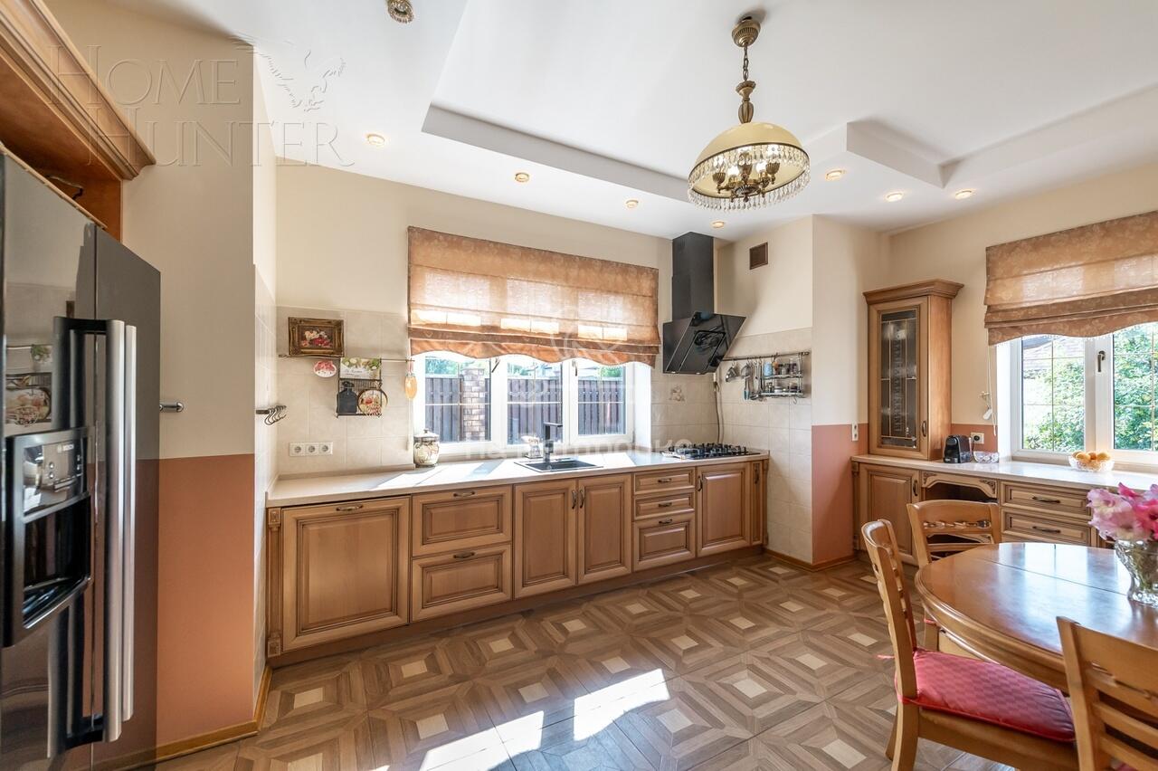 3-этажный коттедж 422 м² с отделкой